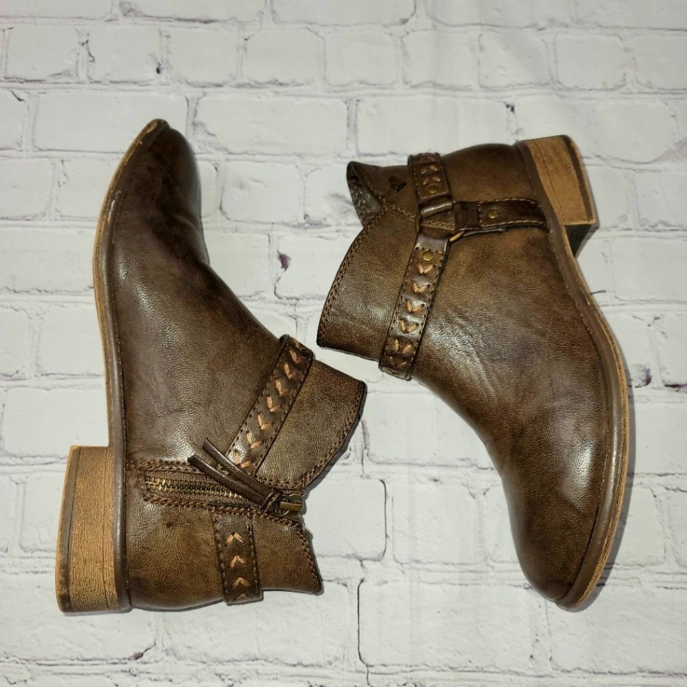 Rox Surf Co. Zippered Slip On Bootie Size 7